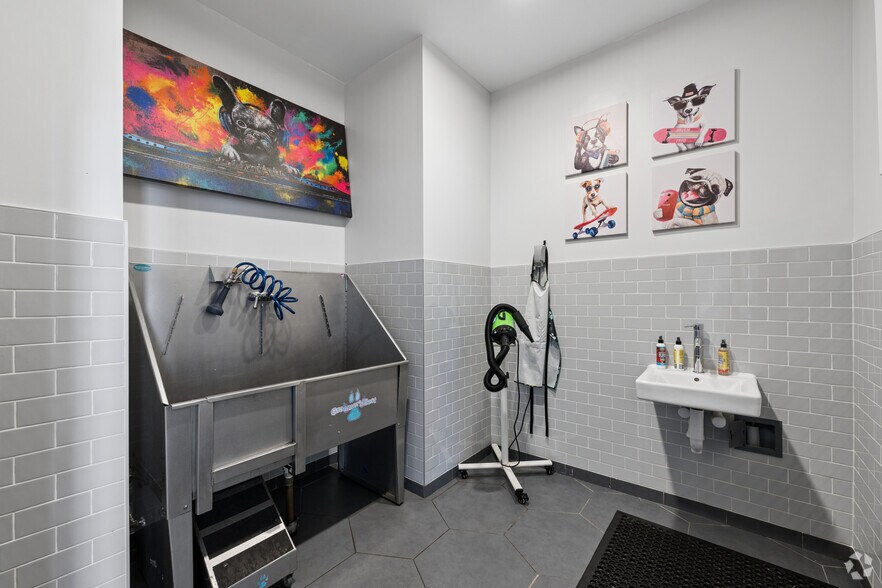 More Photos Of 10 Patriot Pky, South Weymouth Apartments For Lease