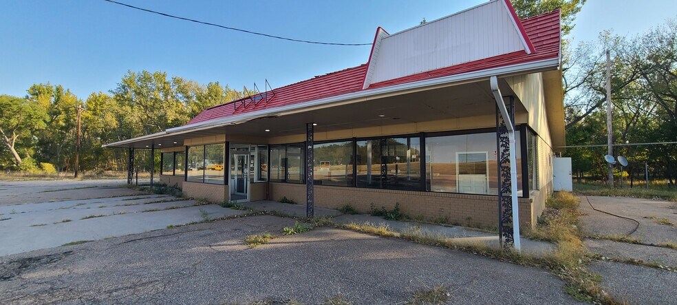 More Photos Of 14417 S L-56d, Brady Convenience Store For Sale
