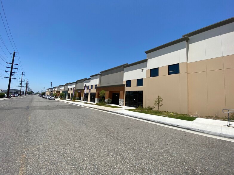 More Photos Of 751-827 E Edna Pl, Covina Warehouse For Sale