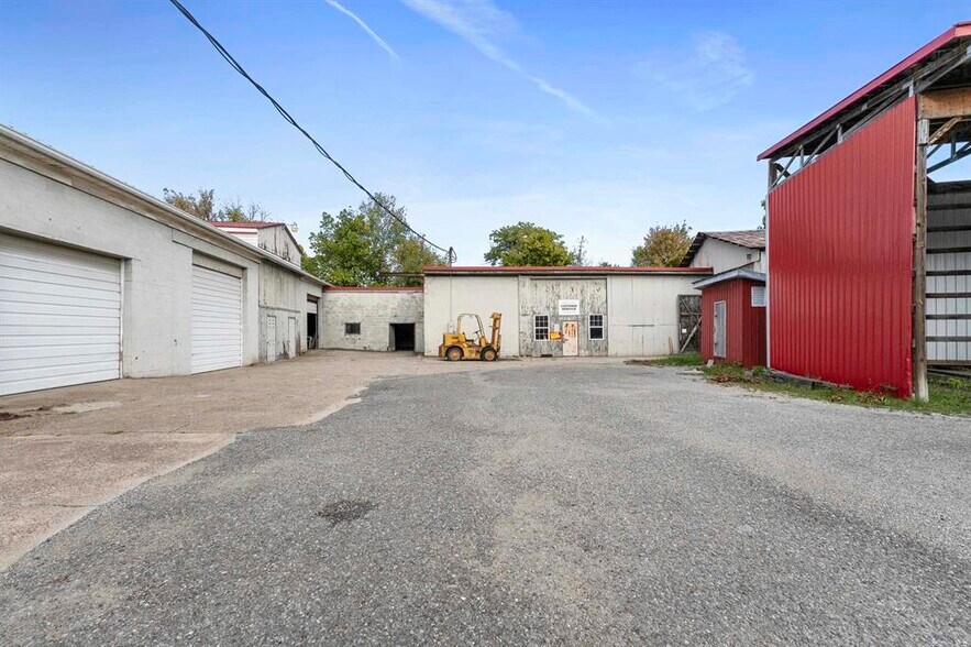 More Photos Of 3571 Winchester Ave, Ashland Freestanding For Sale