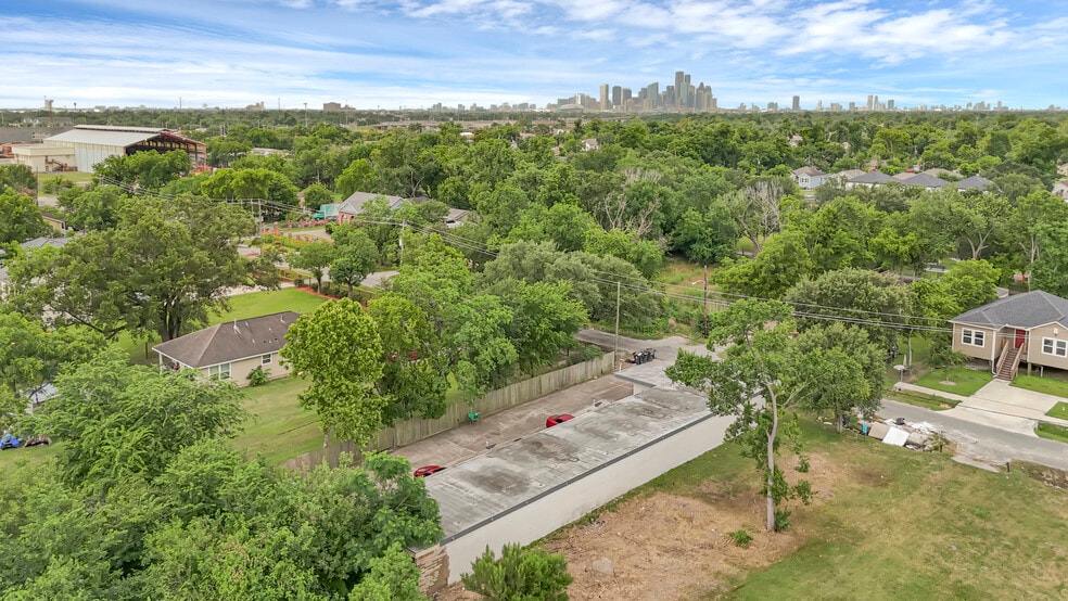 More Photos Of 3714 Dabney St, Houston Apartments For Sale