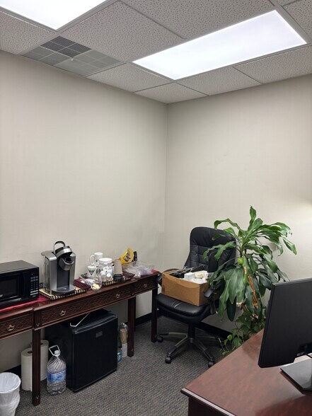 More Photos Of 330 Pelham Rd, Greenville Office For Lease