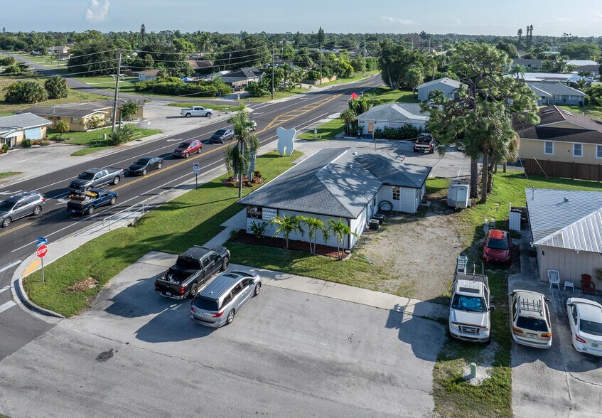 More Photos Of 7320 Sanibel Blvd, Fort Myers Medical For Lease