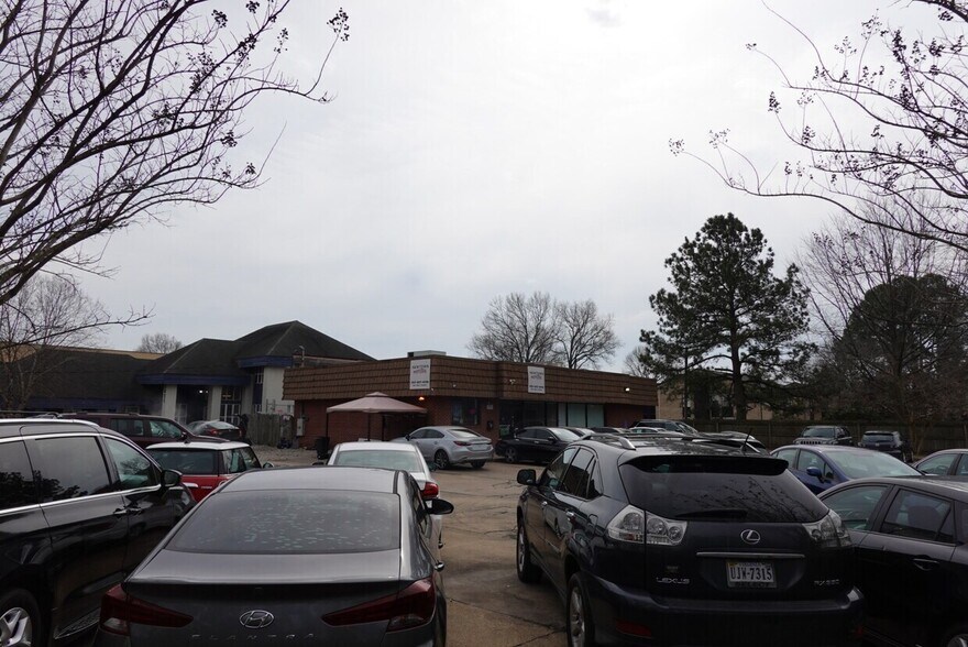 More Photos Of 202 S Newtown Rd, Virginia Beach Auto Dealership For Lease