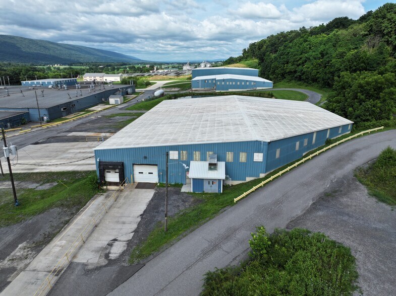 More Photos Of 12393 William Penn Hwy, Thompsontown Unknown For Lease