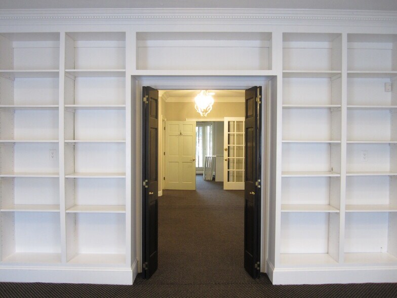 More Photos Of 452 E Paces Ferry Rd NE, Atlanta Office For Sale