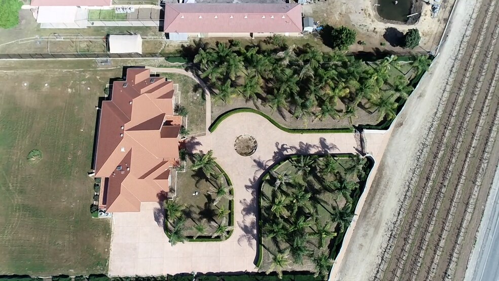 More Photos Of 13002 Zachary Ave, Mc Farland Specialty For Sale