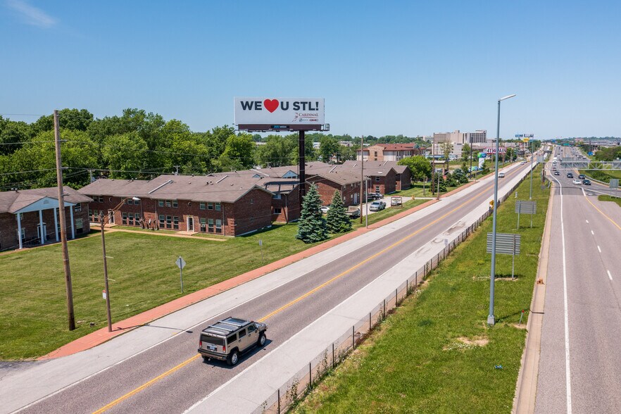 More Photos Of 9921 Sloane Sq, Saint Louis Apartments For Sale