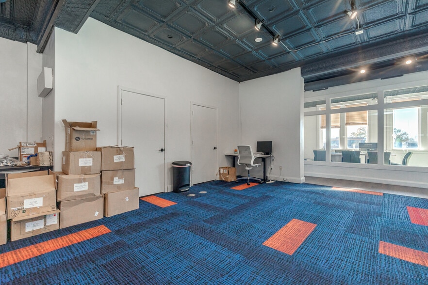 More Photos Of 7420 Manchester Rd, Maplewood Office Residential For Sale