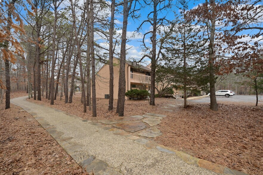 More Photos Of 16 Goodfriend Dr, East Hampton Office Residential For Lease