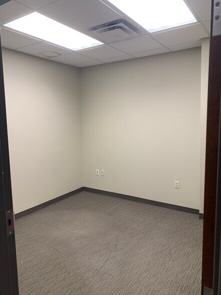 More Photos Of 8377 Picardy Ave, Baton Rouge Medical For Sale