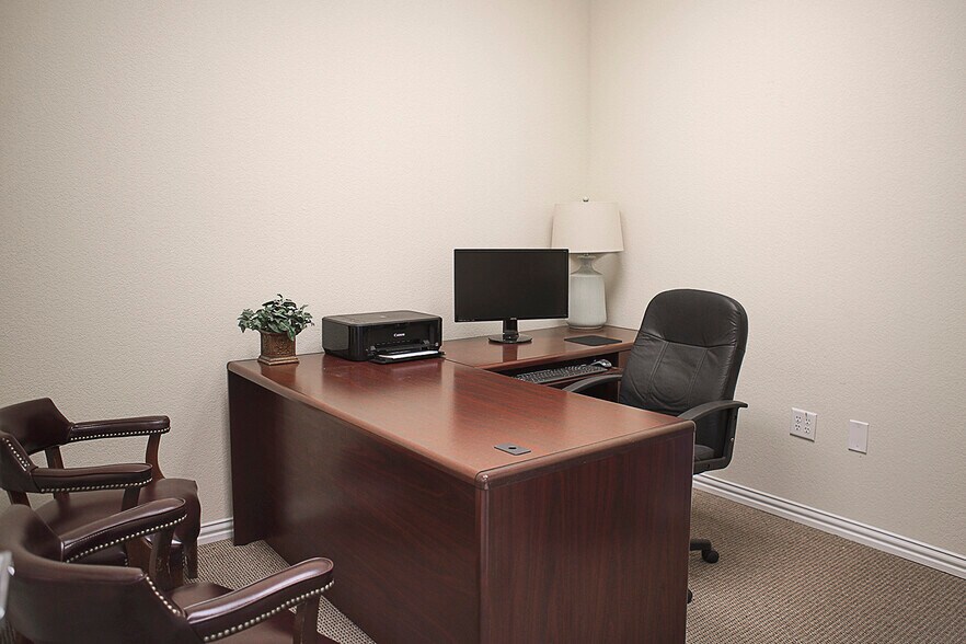 More Photos Of 3918 Telephone Rd, Lake Worth Medical For Lease