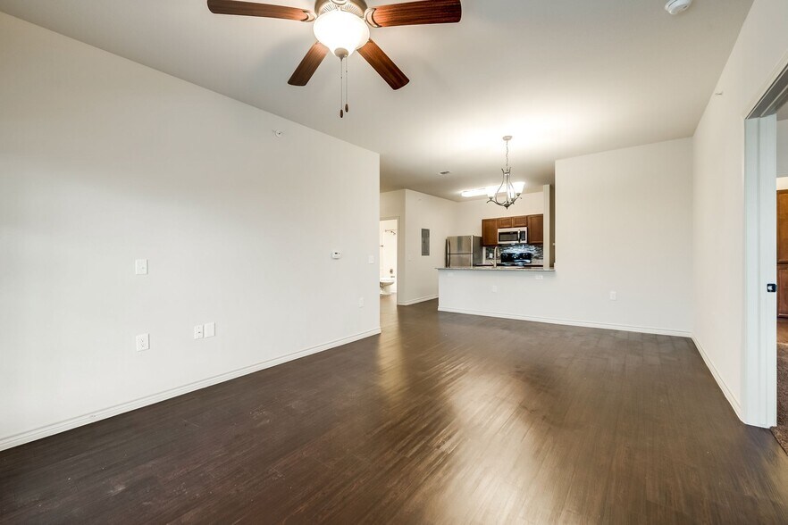 More Photos Of 2410 W Jack Finney Blvd, Greenville Apartments For Sale