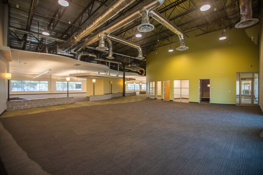 More Photos Of 654 Richland Hills Dr, San Antonio Office For Sale