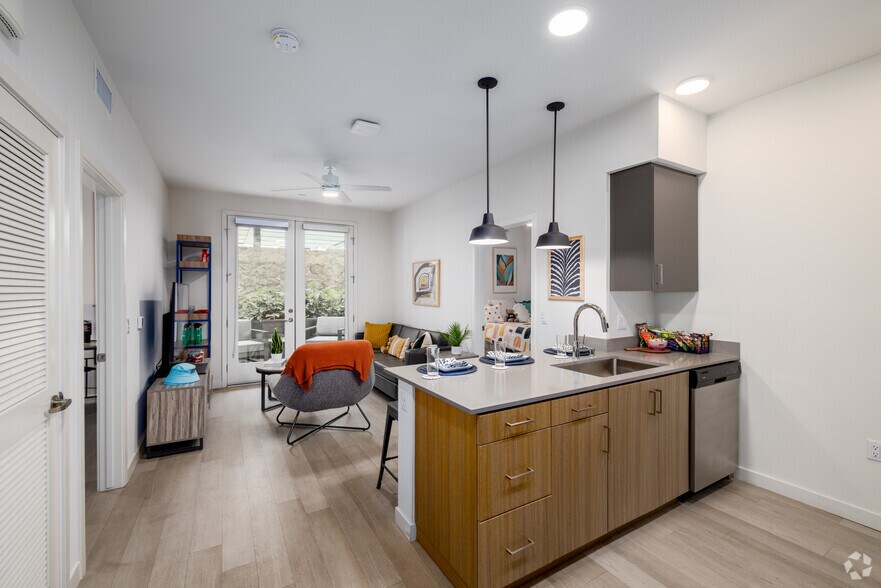 More Photos Of 4520 Alvarado Canyon Rd, San Diego Apartments For Lease