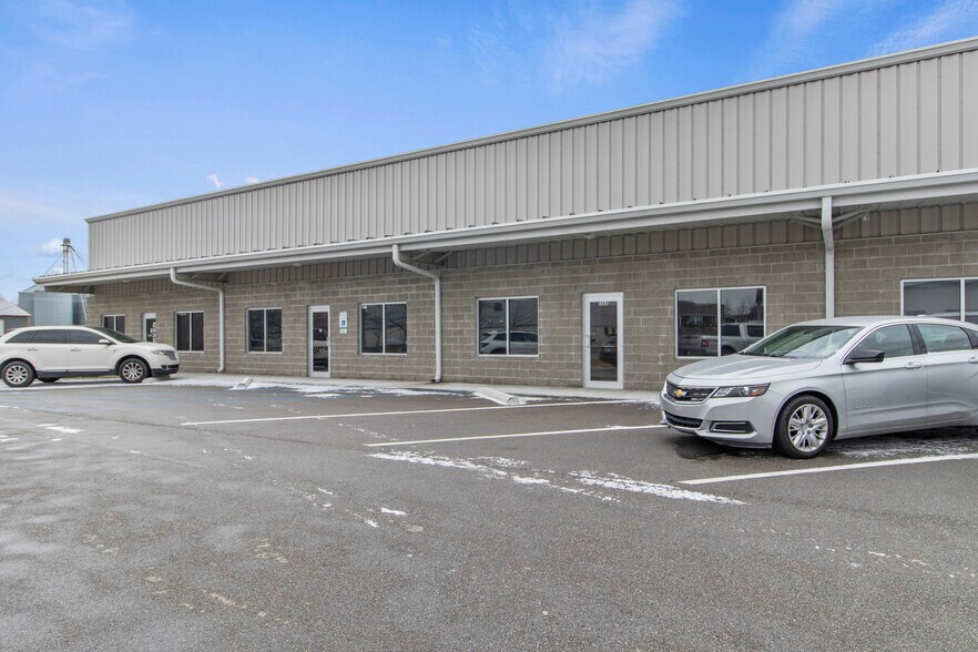 More Photos Of 1551 Amy Ln, Franklin Distribution For Lease
