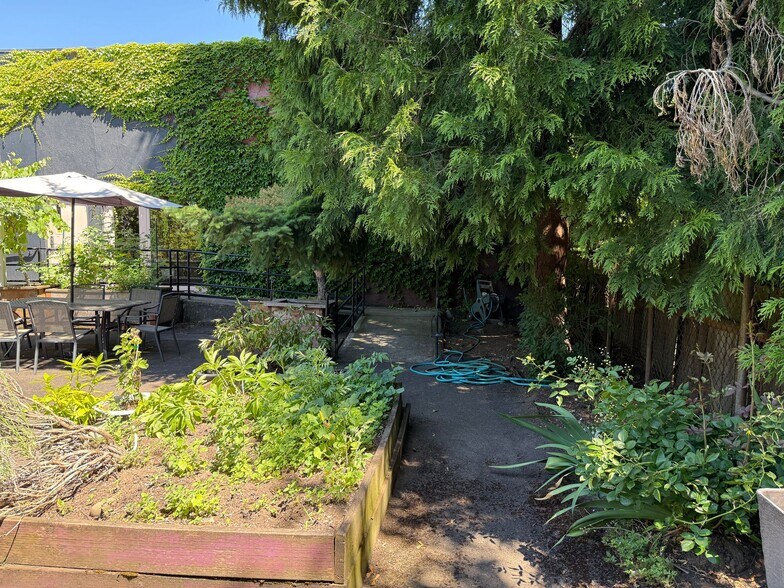 More Photos Of 4616 N Albina Ave, Portland Medical For Sale