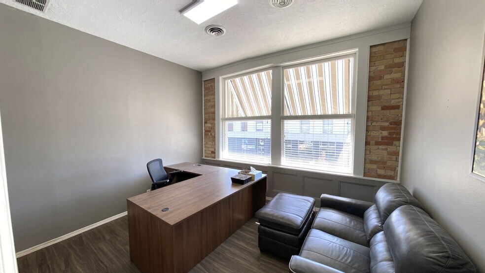 More Photos Of 111 Shoshone St, Twin Falls Storefront Retail Residential For Lease