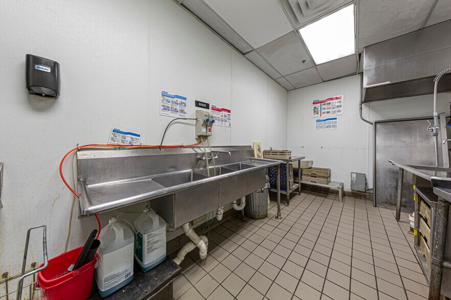 More Photos Of 517 2nd St, Hudson Storefront Retail Office For Sale