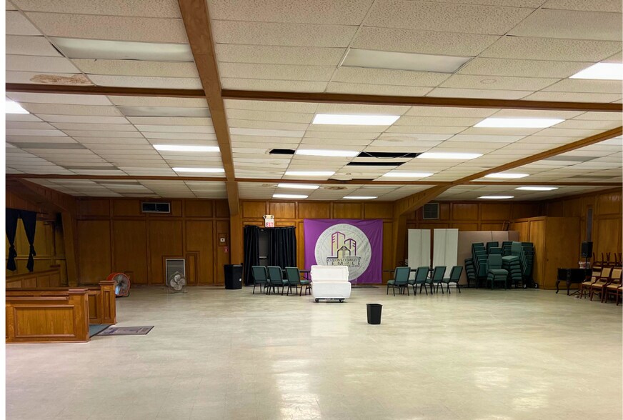 More Photos Of 5110 Crane St, Houston Flex For Sale