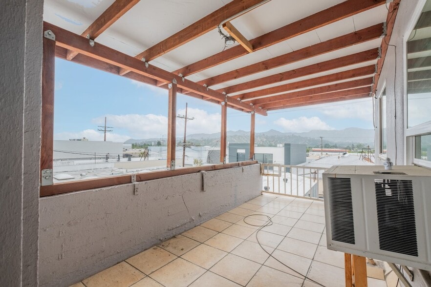 More Photos Of 6623 San Fernando Rd, Glendale Storefront Retail Office For Sale