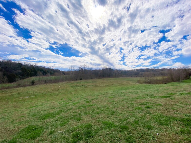More Photos Of Bear Creek Pike @ I 65, Columbia Land For Sale