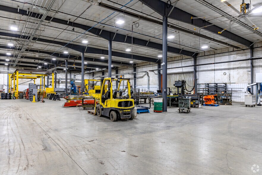 More Photos Of 1105 Benjamin Ave, Hutchinson Manufacturing For Sale