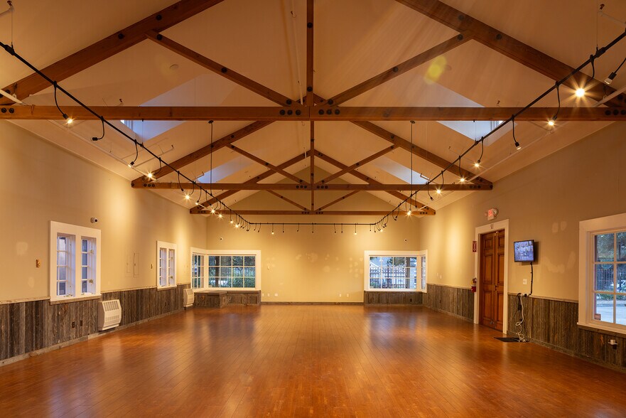 More Photos Of 4 E Carmel Valley Rd, Carmel Valley Freestanding For Sale