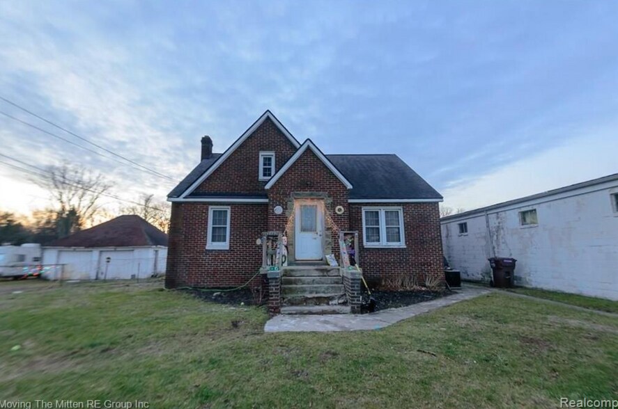 More Photos Of 19750 Sumpter Rd, Belleville Freestanding For Sale