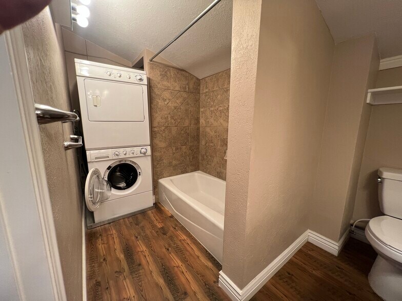 More Photos Of 954 E 100 N, Payson Distribution For Sale