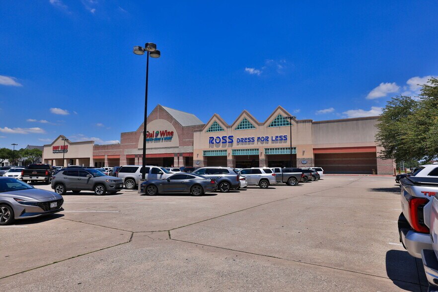 More Photos Of 9715-9785 E FM-1960 By pass, Humble Unknown For Lease