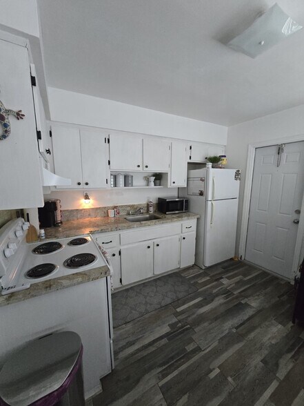 More Photos Of 1927- 1929 Roosevelt st, Hollywood Apartments For Sale