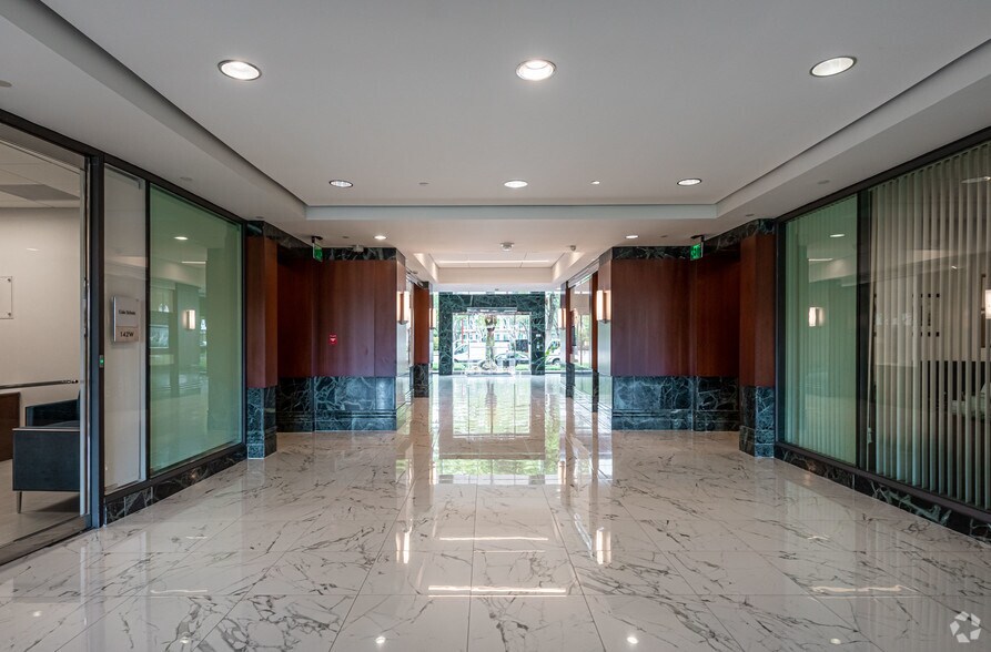 More Photos Of 2255 Glades Rd, Boca Raton Office For Lease