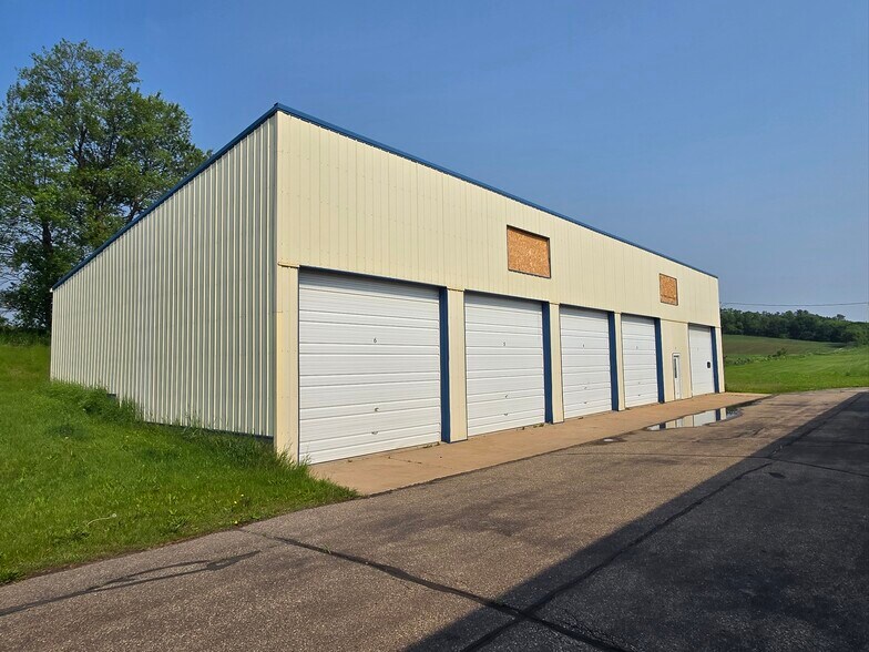 More Photos Of 855 Industrial Dr, Mondovi Distribution For Lease