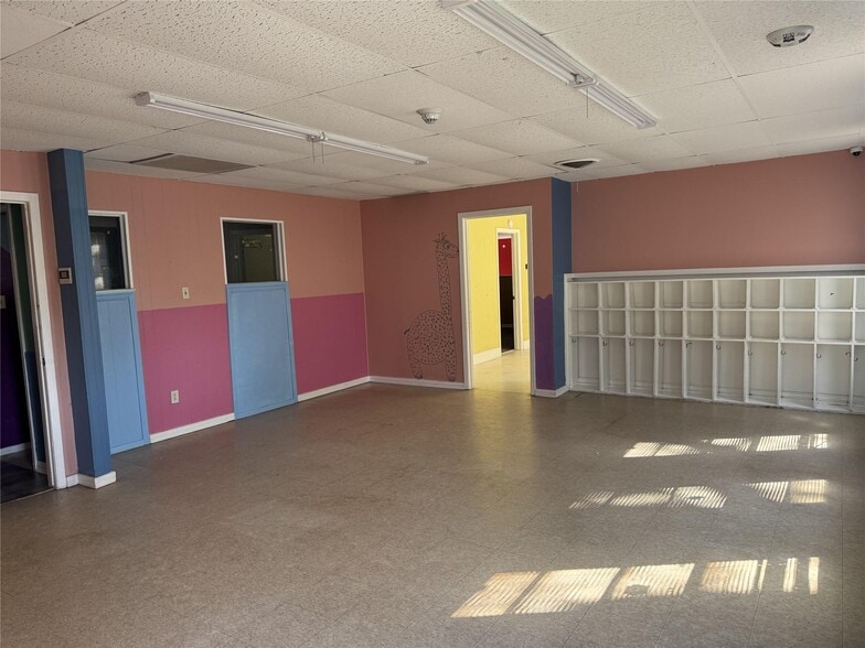 More Photos Of 106 Barrows Pl, DeSoto Daycare Center For Sale