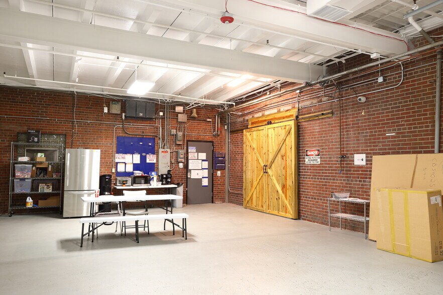 More Photos Of 3215-3225 E 42nd Ave, Denver Food Processing For Sale