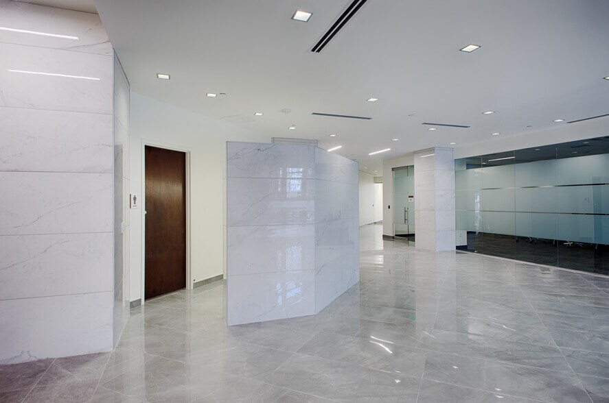 More Photos Of 14131 Midway Rd, Addison Office For Lease
