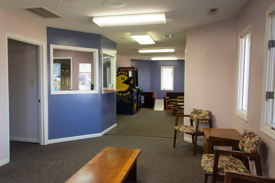 More Photos Of 1304 14th Ave SE, Decatur Medical For Sale