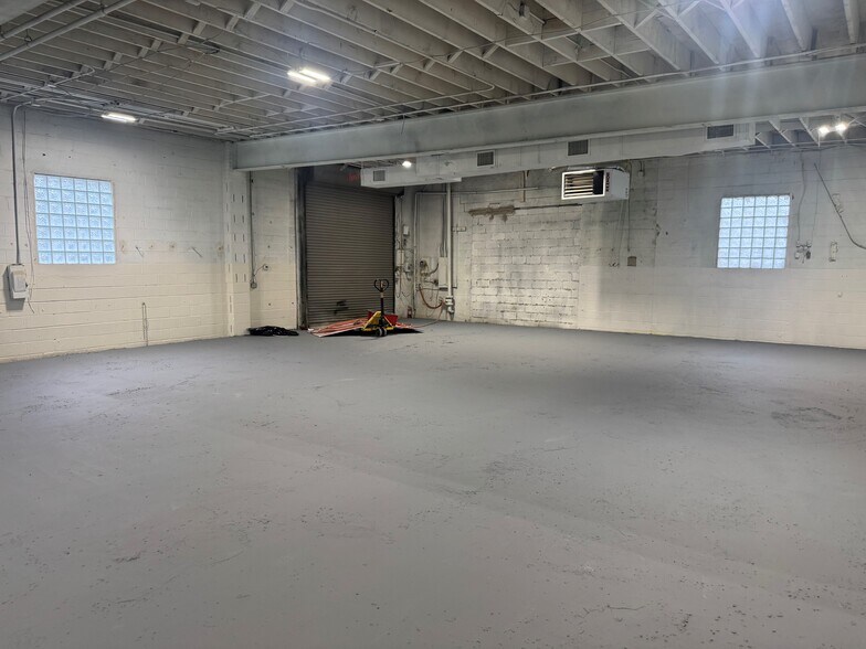 More Photos Of 1401 Clipper Heights, Baltimore Warehouse For Sale