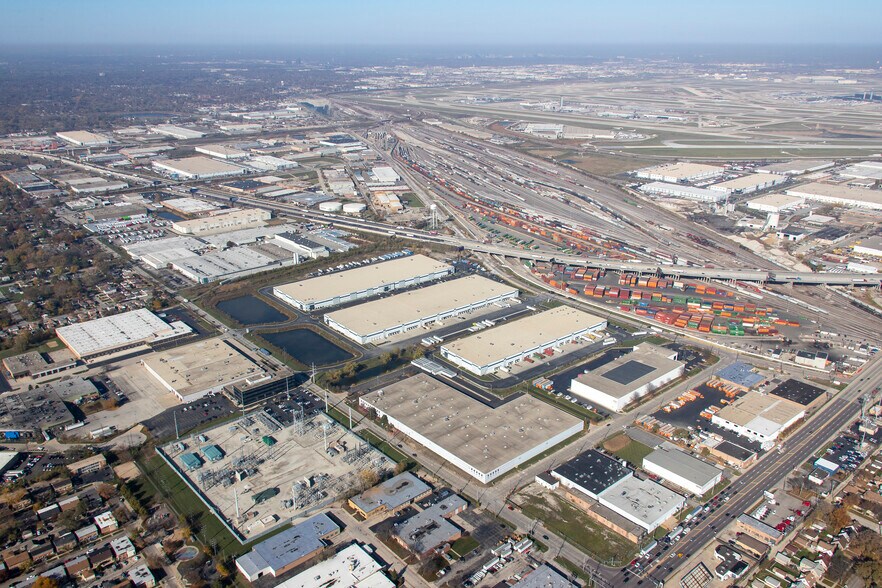 More Photos Of 10701 Franklin Ave, Franklin Park Warehouse For Lease