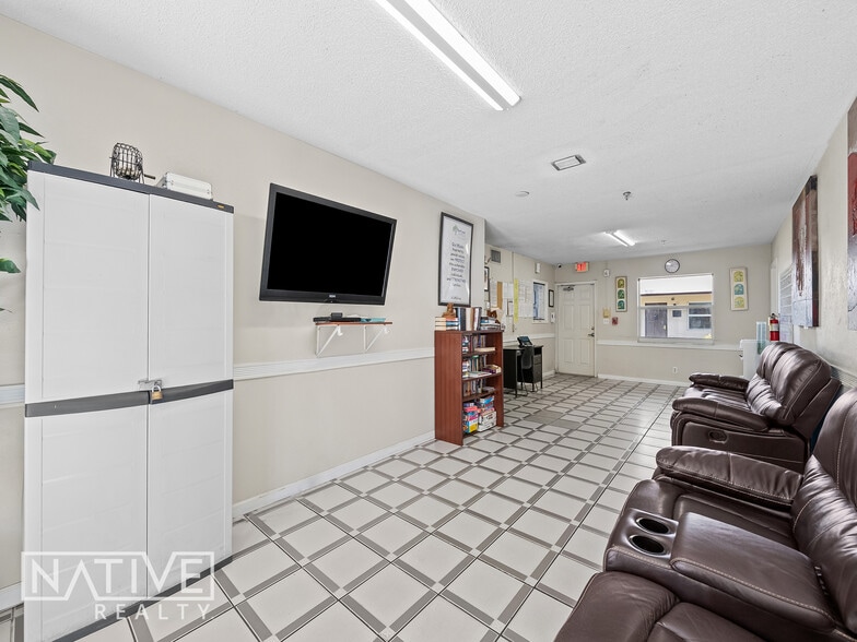 More Photos Of 201-221 NE 40th Ct, Oakland Park Assisted Living For Sale