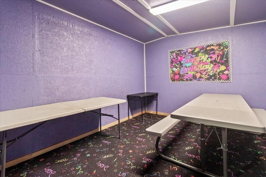More Photos Of 1649 W US Highway 160, West Plains Skating Rink For Sale