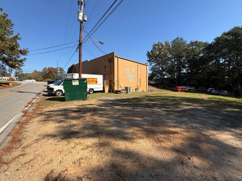 More Photos Of 1590 N Columbia St, Milledgeville Freestanding For Sale