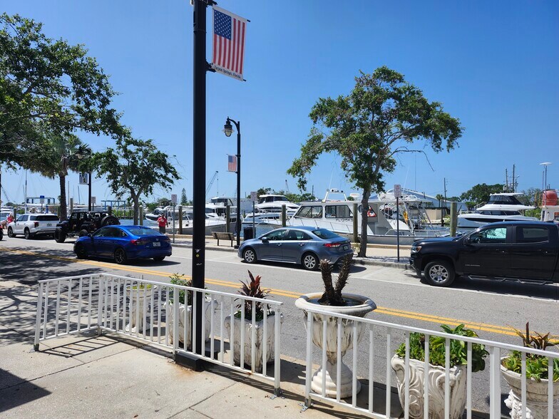 More Photos Of 531 Athens St, Tarpon Springs Storefront Retail Office For Sale