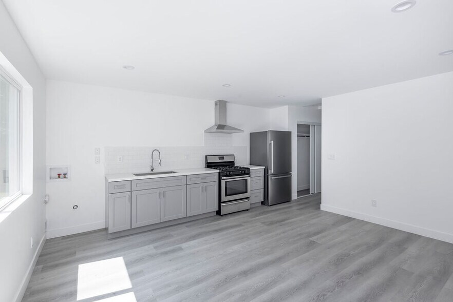 More Photos Of 2749 S Mansfield Ave, Los Angeles Apartments For Sale