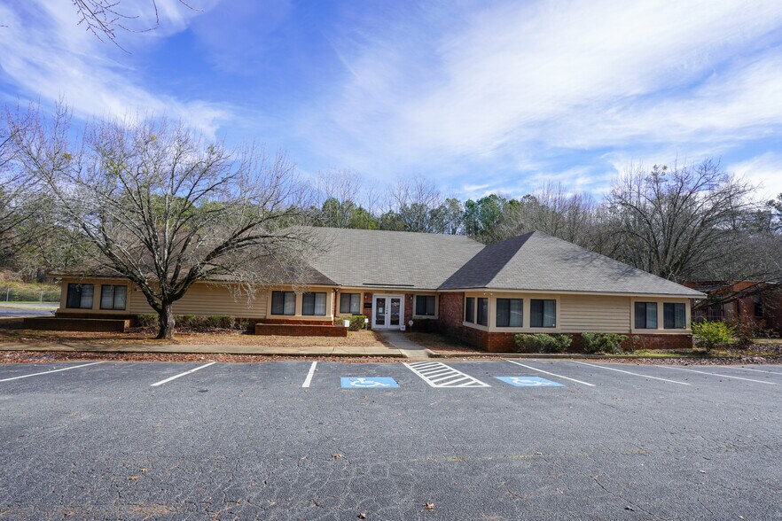 More Photos Of 2950 Stone Hogan Connector Rd SW, Atlanta Medical For Sale