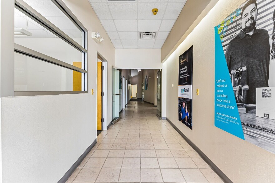 More Photos Of 2014 S Hackberry St, San Antonio Office For Sale