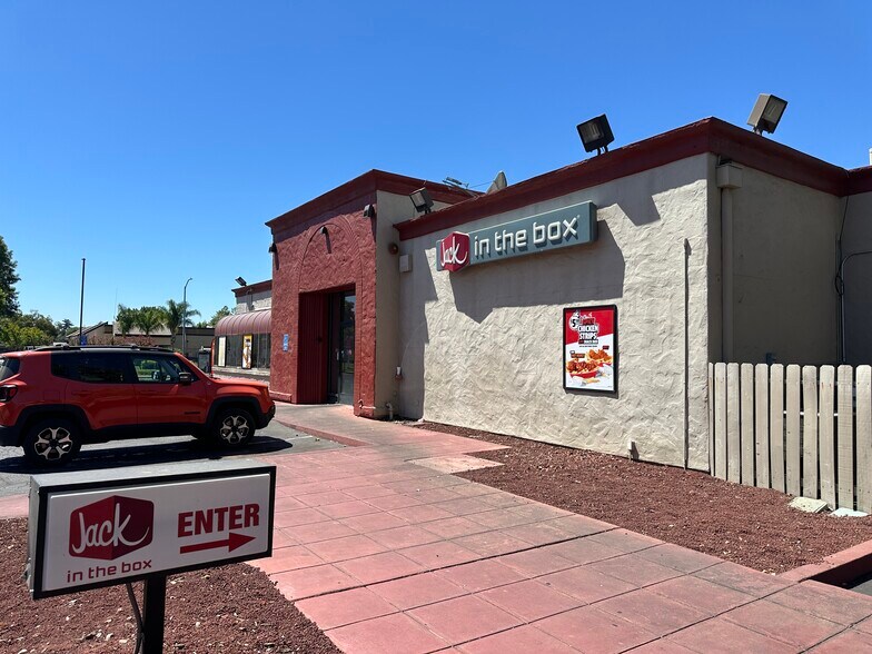 More Photos Of 2540 Esplanade, Chico Storefront For Sale