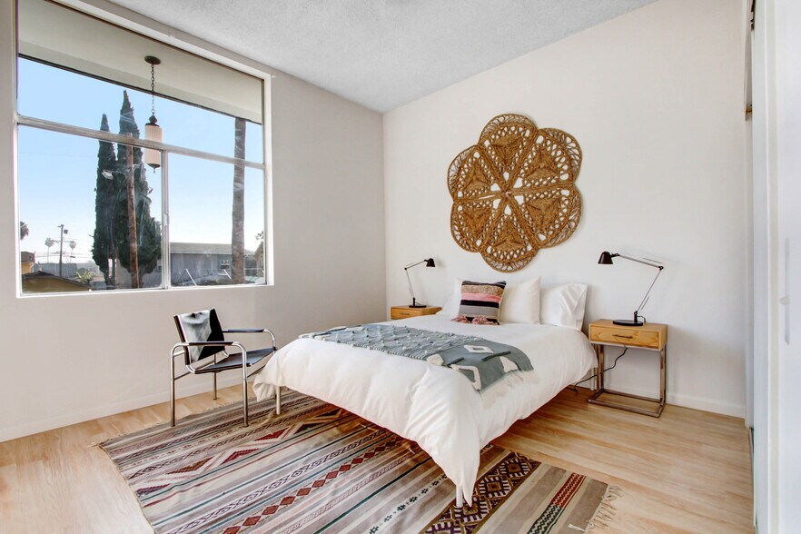 More Photos Of 1045 N Ardmore Ave, Los Angeles Apartments For Sale