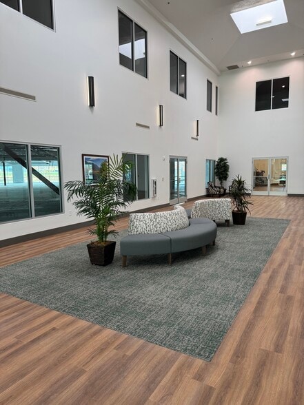 More Photos Of 255 Admiral Byrd Rd, Salt Lake City Office For Lease